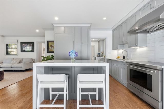 8 Stetson St, Brookline, MA 02446