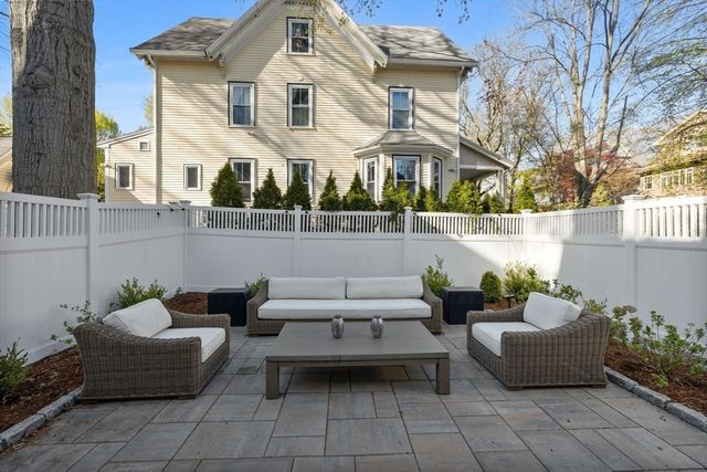 8 Stetson St, Brookline, MA 02446