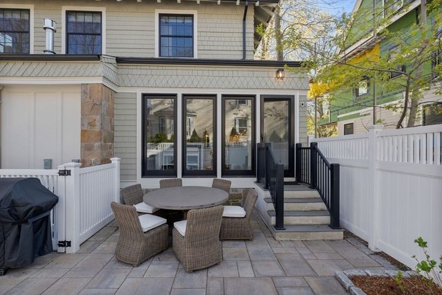8 Stetson St, Brookline, MA 02446