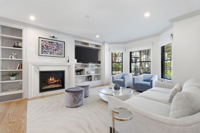 8 Stetson St, Brookline, MA 02446
