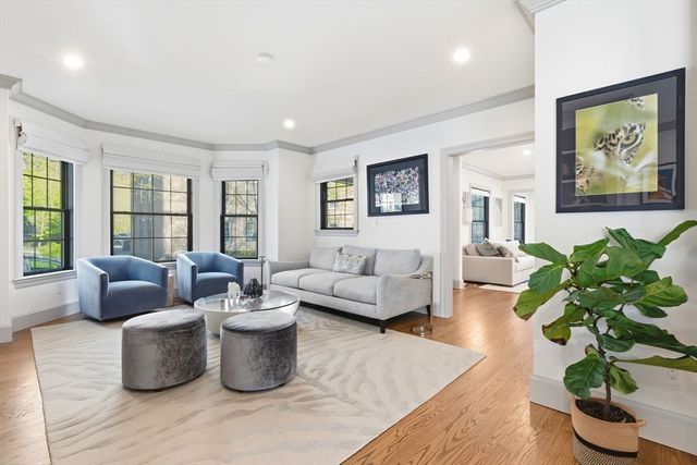 8 Stetson St, Brookline, MA 02446