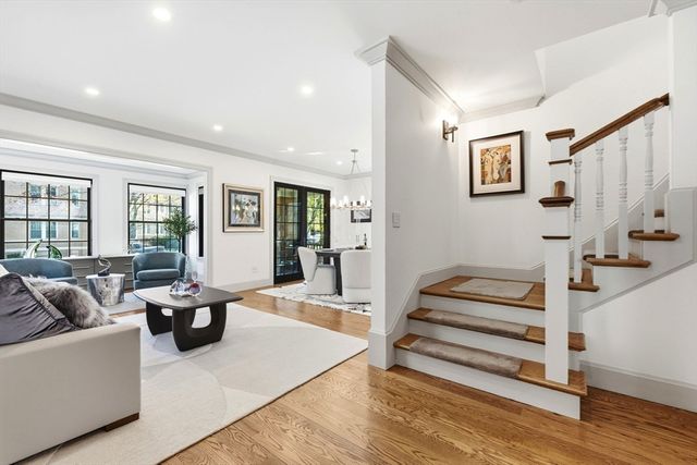 8 Stetson St, Brookline, MA 02446