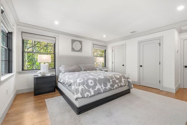 8 Stetson St, Brookline, MA 02446