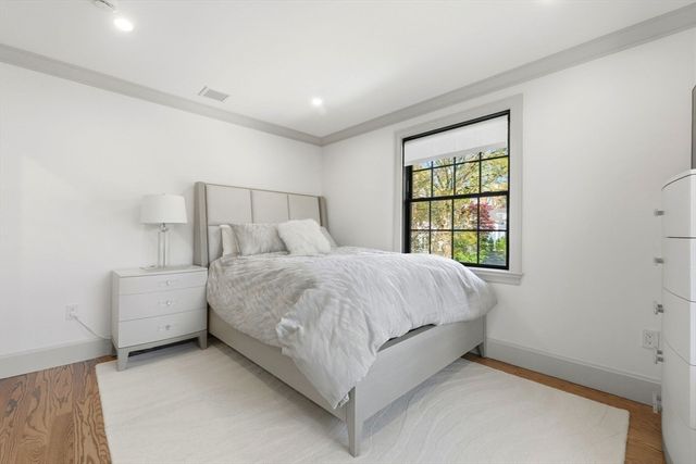 8 Stetson St, Brookline, MA 02446