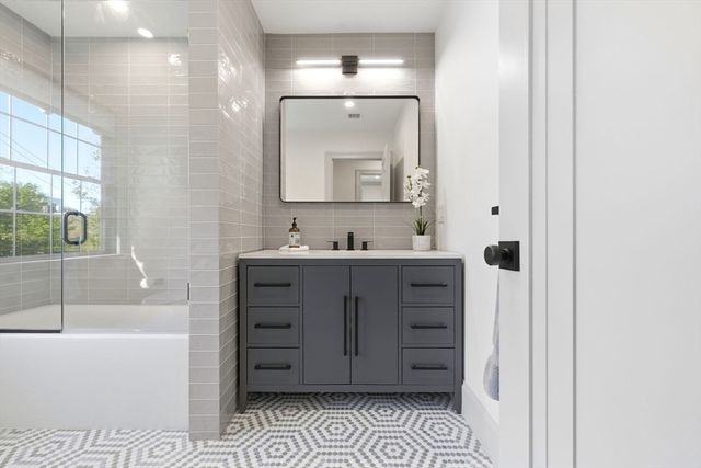 8 Stetson St, Brookline, MA 02446
