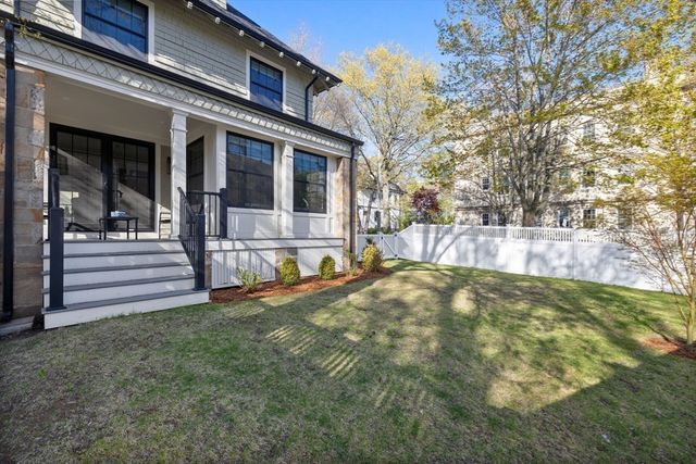 8 Stetson St, Brookline, MA 02446