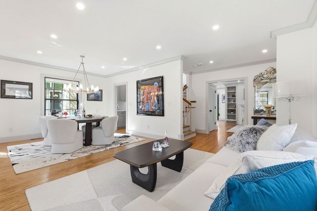 8 Stetson St, Brookline, MA 02446