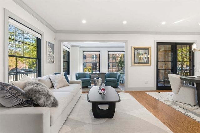 8 Stetson St, Brookline, MA 02446