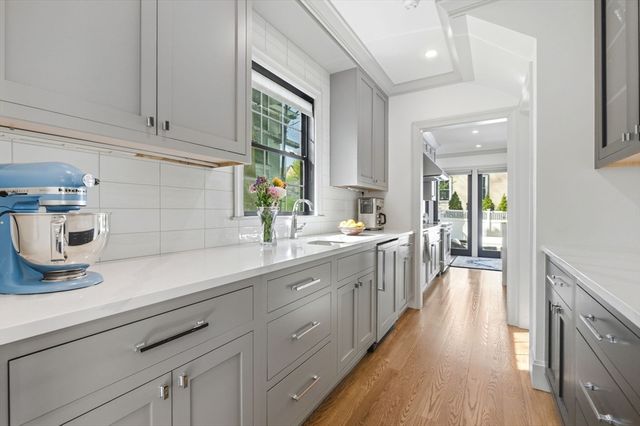 8 Stetson St, Brookline, MA 02446