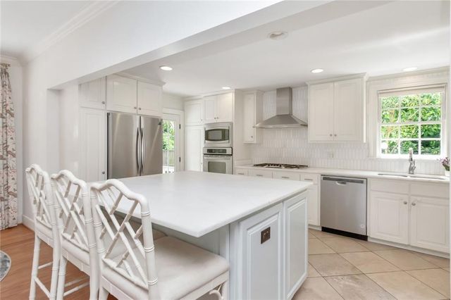 2009 Old Shell Road, Mobile, AL 36607