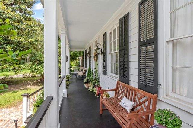 2009 Old Shell Road, Mobile, AL 36607