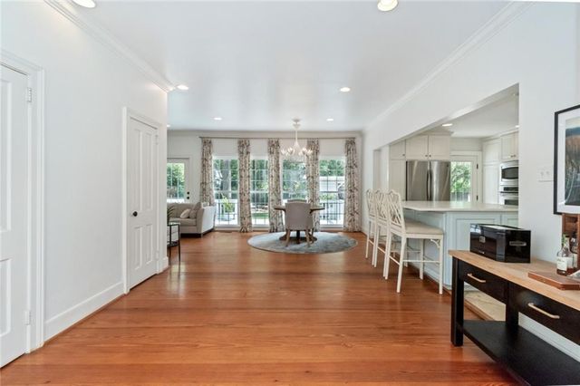 2009 Old Shell Road, Mobile, AL 36607