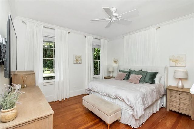 2009 Old Shell Road, Mobile, AL 36607