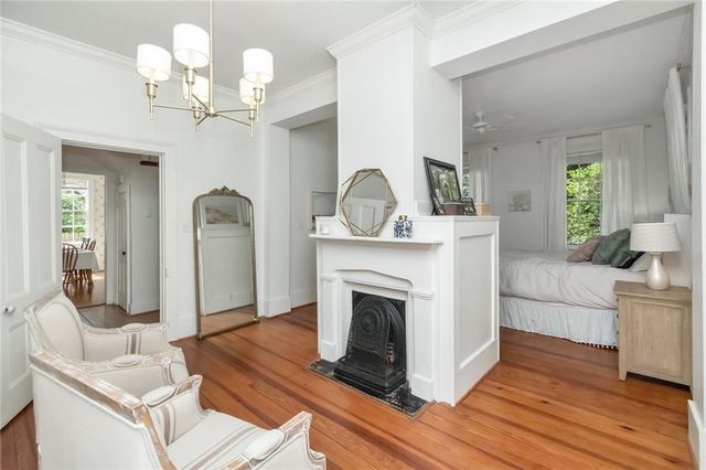 2009 Old Shell Road, Mobile, AL 36607