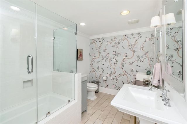 2009 Old Shell Road, Mobile, AL 36607