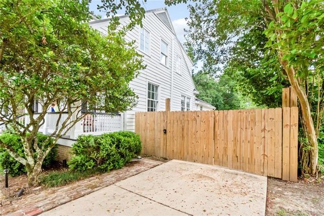 2009 Old Shell Road, Mobile, AL 36607