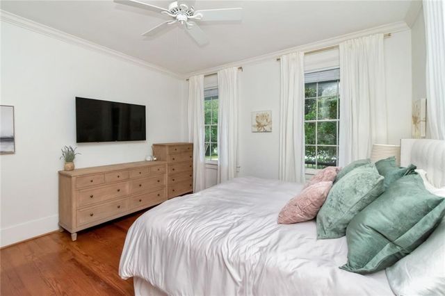 2009 Old Shell Road, Mobile, AL 36607