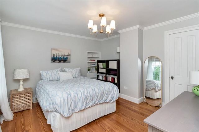 2009 Old Shell Road, Mobile, AL 36607