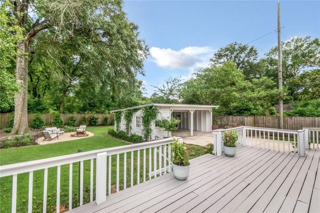 2009 Old Shell Road, Mobile, AL 36607