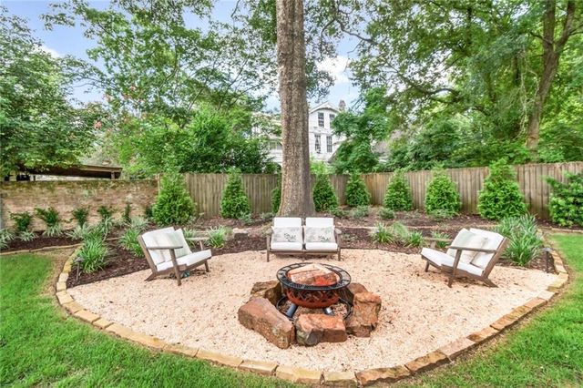 2009 Old Shell Road, Mobile, AL 36607