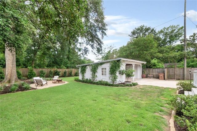 2009 Old Shell Road, Mobile, AL 36607