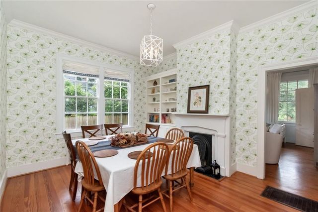 2009 Old Shell Road, Mobile, AL 36607