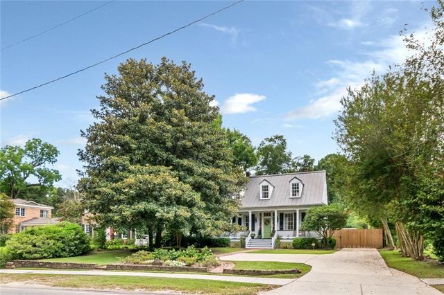 2009 Old Shell Road, Mobile, AL 36607