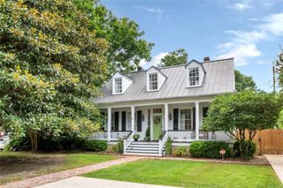 2009 Old Shell Road, Mobile, AL 36607