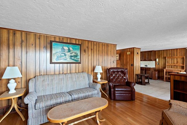 125 Herring Pond Rd, Plymouth, MA 02360