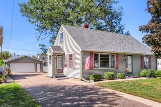 1324 Buchanan Street NE, Minneapolis, MN 55413