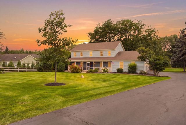 7N660 Cloverfield Circle, St. Charles, IL 60175
