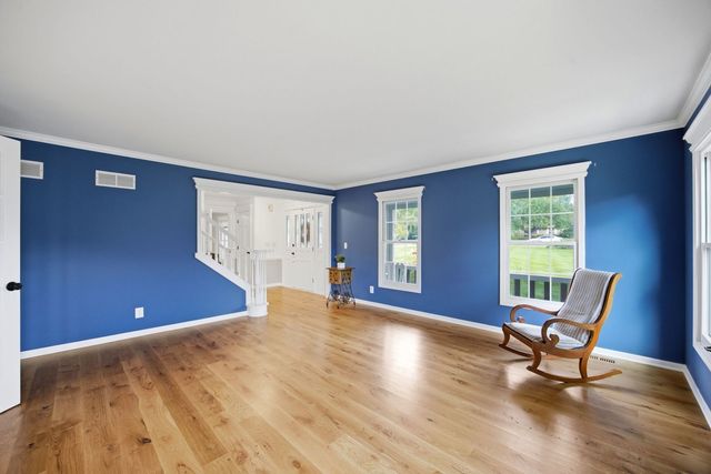 7N660 Cloverfield Circle, St. Charles, IL 60175