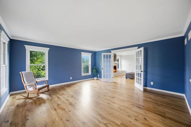 7N660 Cloverfield Circle, St. Charles, IL 60175