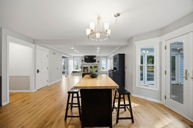 7N660 Cloverfield Circle, St. Charles, IL 60175