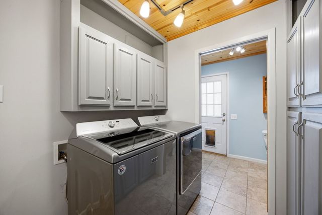 7N660 Cloverfield Circle, St. Charles, IL 60175