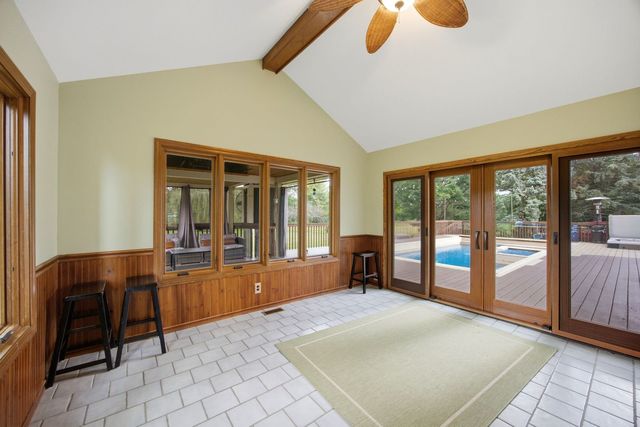 7N660 Cloverfield Circle, St. Charles, IL 60175