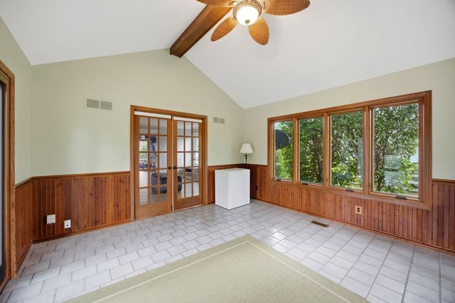 7N660 Cloverfield Circle, St. Charles, IL 60175