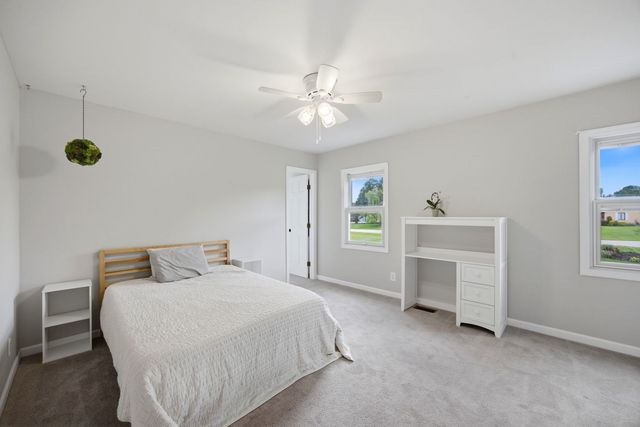 7N660 Cloverfield Circle, St. Charles, IL 60175