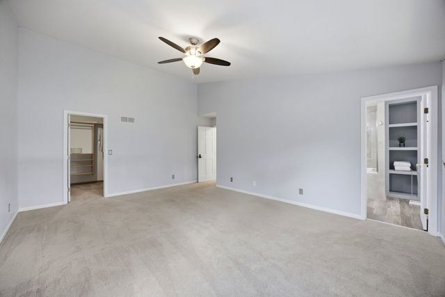 7N660 Cloverfield Circle, St. Charles, IL 60175
