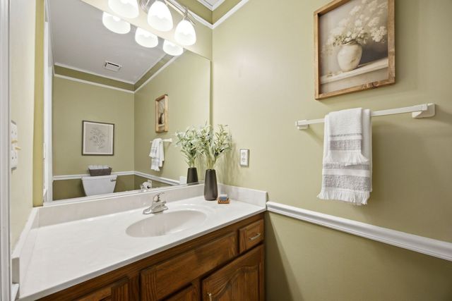 7N660 Cloverfield Circle, St. Charles, IL 60175