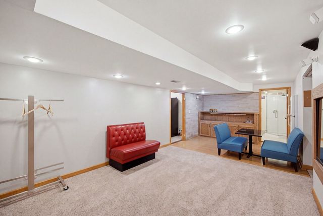7N660 Cloverfield Circle, St. Charles, IL 60175