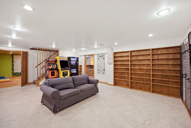 7N660 Cloverfield Circle, St. Charles, IL 60175