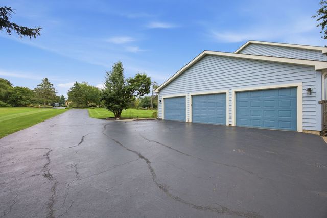 7N660 Cloverfield Circle, St. Charles, IL 60175
