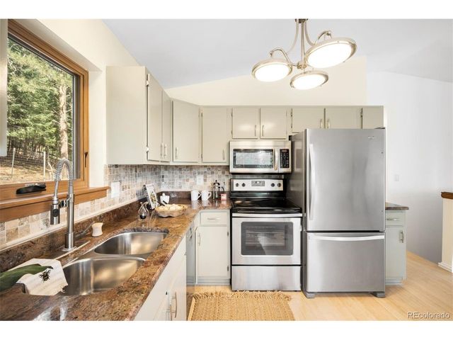 8129 S Columbine Dr, Morrison, CO 80465