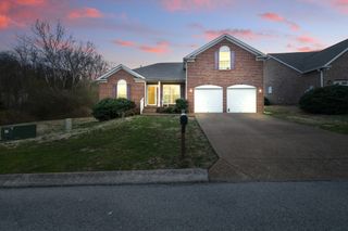 214 Cobblestone Lndg, Mount Juliet, TN 37122