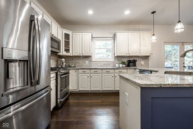 1498 Pondview, Carmel, IN 46032