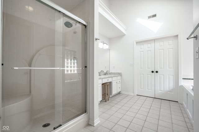 1498 Pondview, Carmel, IN 46032