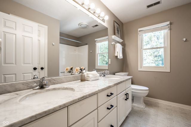 1498 Pondview, Carmel, IN 46032