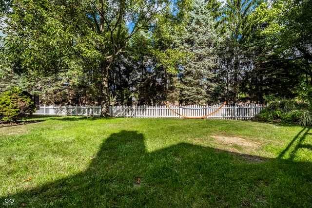 1498 Pondview, Carmel, IN 46032