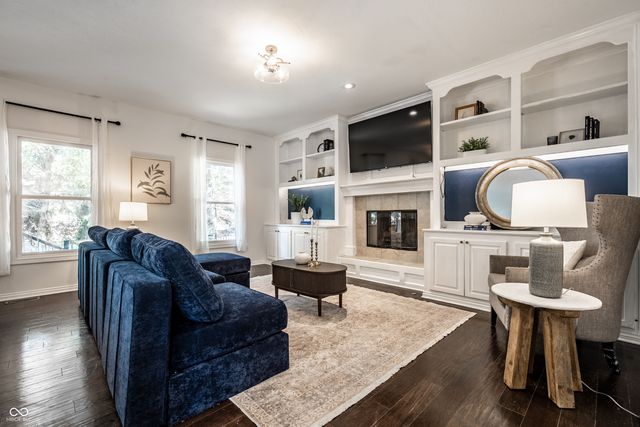 1498 Pondview, Carmel, IN 46032